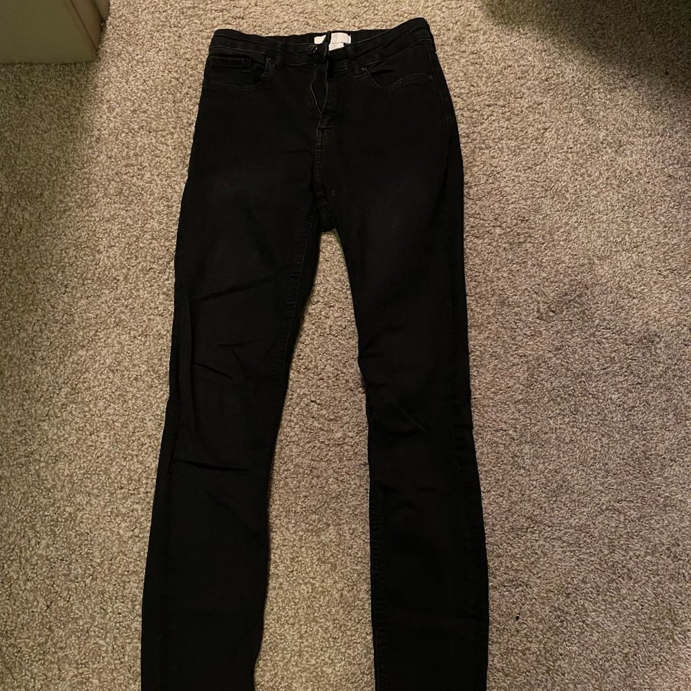 H&M Black Skinny Jeans (2)